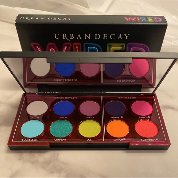 Wired Pressed Pigment Palette
URBAN DECAY - Picture 2 of 9